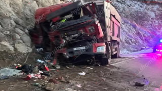 Խոշոր ավտովթարի ժամանակ «Shacman» բեռնատարը բախվել է ժայռին. կա վիրավոր