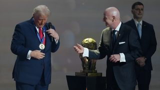 ՖԻՖԱ-ն Դոնալդ Թրամփին հանձնեց Խաղաղության մրցանակը
