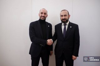 Զրուցակիցները նաև քննարկել են ՀՀ-ԵՄ գործընկերության խորացման ուղղությամբ ընթացիկ աշխատանքները