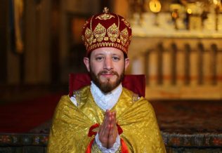 Ո՞ւր է մեր եղբայրը… չգիտենք… նահատակվե՞լ է, գերեվարվա՞ծ է…Սպասում ենք Աստծո հրաշքին և նրա վերադարձին… . Հայր Զաքարիա