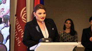 Հայաստանին պետք են նոր մարդիկ, նոր գաղափարներ, նոր մտքեր, նոր թարմ օդ և դրա հեղինակը հենց այս երիտասարդներն են. Տոնոյան