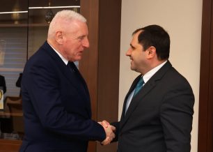 Սուրեն Պապիկյանն ընդունել է Միացյալ Թագավորության պաշտպանության  պետական նախարարին