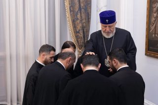 Ամենայն Հայոց Կաթողիկոսն ընդունեց քառասնօրյա պատրաստության շրջանն ավարտած նորաօծ քահանաներին