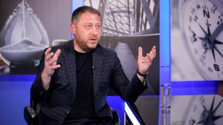 Կաթողիկոսը պետք է մնա անսասան. Մեր ձևով եկեղեցու համար պայքար հենց դա է նշանակում. Հայկ Ֆարմանյան