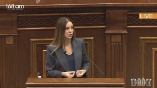 Անթույլատրելի է՝ պայմանագրային զինծառայողը պարեկից քիչ աշխատավարձ ստանա․ Աննա Գրիգորյան