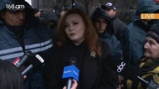 Դուք ԱԱԾ-ի՞ց եք, որտե՞ղ եք աշխատում. Քաղաքացին, ով վստահեցրեց՝ շատ բան գիտի, չներկայացավ