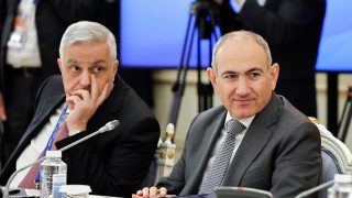 Փաշինյանը Մհեր Գրիգորյանին արձակուրդ է ուղարկում