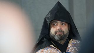 Դավաճանել Հայոց Հայրապետին, նշանակում է դավաճանել Եկեղեցուն և սեփական հոտին, ուրանալ հավատքը, եկեղեցին որևէ մեկի գործիքը չէ, ոչ էլ՝ իշխանահաճո շահերի սպասարկու. Մկրտիչ սրբազանի հայտարարությունը