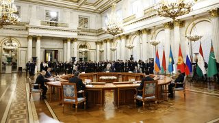 Ալիևը շարունակում է հեռավորություն պահպանել Ռուսաստանից ու ԱՊՀ-ից. Ինչո՞ւ Ալիևը վերջին պահին հրաժարվեց մեկնել Սանկտ Պետերբուրգ