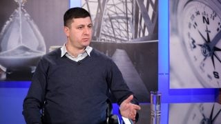 Սրանք եկեղեցիներով ընկած մարդ են «վերբովկա» անում, որ կանոնների խախտմամբ կեղծ պատարագ մատուցեն, սրանցից ամեն ինչ սպասելի է. Տիգրան Աբրահամյան