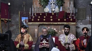 «Աստված բարի է, բայց խիստ միևնույն ժամանակ բոլոր նրանց հանդեպ, ովքեր խոտորվում են հավատքի մեջ». Արագածոտնի թեմը կրկին միասնական աղոթքի էր մեկտեղվել