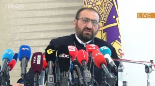 Երկրի ղեկավարն ուզում է ունենալ իր քաղաքականությանը չհակադրվող ձեռնասուն եկեղեցականներ. քանի կաթողիկոսը Գարեգին 2-րդն է, նման բան չի լինելու. Արշակ սրբազան