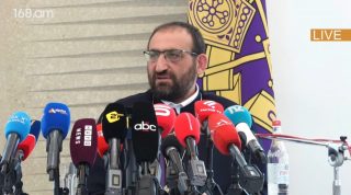 Կարող են իմ հետևից էլ գալ, առաջից էլ գալ. որևէ ձևով կաշկանդված չեմ, հետևանքն էլ գիտեմ. Արշակ սրբազան