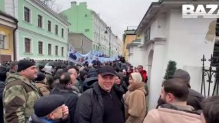 Մոսկվայում հայերը Փաշինյանին «դիմավորել են» բազմամարդ բողոքի ցույցով․ Baza