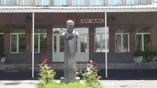 Բյուրեղավանում 14-ամյա դպրոցականները վարագույր կախելու շուրջ վիճել են և ծեծել միմյանց