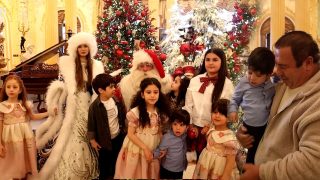 Մի հատ Ձմեռ պապին ու Ձյունանուշին ասեք՝ Գագոն հրավիրում է. թող շուտ գան, իմ բալիկներին նվերներ տան