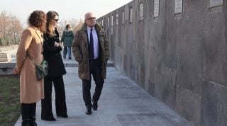 Ֆրանսիայի Եվրոպայի և արտաքին գործերի նախարարության հատուկ հանձնակատարն այցելել է Հայոց ցեղասպանության հուշահամալիր