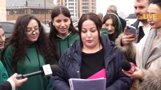 Միքայել սրբազանը պաշտպան Մարինե Ֆարմանյանի հետ շնորհակալագիր է փոխանցել իր ծնունդը շնորհավորողներին