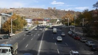 Երևանում վաղվանից սկսած 3,5 տոննայից ավելի թույլատրելի առավելագույն զանգված ունեցող բեռնատարների համար որոշ ժամերի երթևեկության ժամանակավոր թույլտվությունները չեն գործելու․ ՆԳՆ