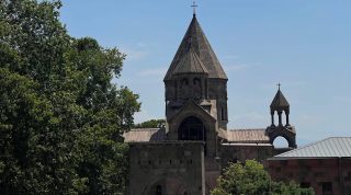 Որպես Քրիստոսի Եկեղեցու զինվորներ՝ ամուր կանգնած ենք մեր հոգևոր սահմաններին և պաշտպանն ենք Հայաստանյայց Առաքելական Սուրբ Եկեղեցու դարավոր ավանդության. քահանաների հայտարարությունը