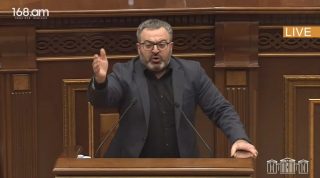 Կոպեկներով հող են գնում. իրենց բարեկամներով, հարազատներով լավ տեղավորվել են. Գառնիկ Դանիելյան