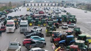 Բողոքի ակցիայի մասնակից ֆերմերները փակել են Հունաստանի մայրուղիները