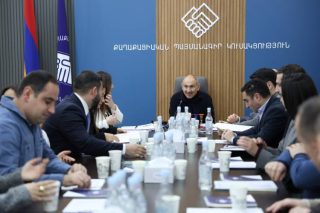 Երկրի խնդիրները լուծելու փոխարեն նախընտրական քասթինգներ է անում. «Հրապարակ»