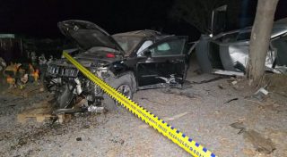 Կոտայքում բախվել են «Jeep»-ն ու «Opel»-ը. վերջինը կողաշրջված բախվել է ծառին, երկաթե արգելապատնեշն էլ շպրտվել ու վնասել է մեկ այլ «Opel»-ի. կան տուժածներ