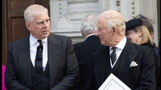 Մեծ Բրիտանիայի թագավորը եղբորը զրկել է ևս երկու պատվավոր կոչումից