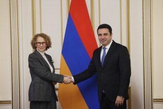 Ալեն Սիմոնյանն ու ՆԱՏՕ-ի գլխավոր քարտուղարի տեղակալը քննարկել են Հայաստանի և Ադրբեջանի միջև հաստատված խաղաղությանը վերաբերող հարցերը