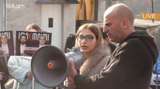 Զգուշացնում եմ Ձեզ՝ կանգնեք և տեսեք, թե ինչ է կատարվում մեր Հանրապետությունում, դադարե՛ք հովանավորել այս իշխանություններին. Նարեկ Սամսոնյանի կինը՝ ԵՄ դեսպանին