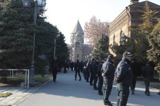 Եկեղեցու և պետության հակամարտությունը Հայաստանում. ի վիճակի՞ է արդյոք Վատիկանը միջնորդի դեր ստանձնել. The Pillar