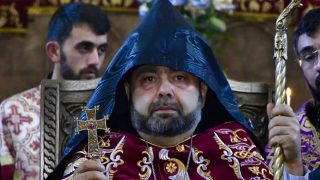 Արագածոտնի թեմի առաջնորդ Մկրտիչ սրբազանի կալանքը 2 ամսով երկարաձգվեց