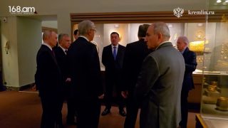 Փաշինյանը շարունակում է ծանոթանալ Էրմիտաժին