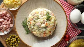 Ալկոհոլային ո՞ր ըմպլիքների և «Մայրաքաղաքային» աղցանի համադրությունն է վտանգավոր. զգուշացնում է բժիշկը