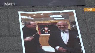 Ակցիայի մասնակիցները Տիկնիկային թատրոնի առջև թողեցին Ռուբեն Բաբայանին պարսավանքի ենթարկող նկարներ