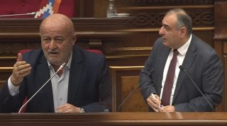 Կոռուպցիան և կաշառակերությունն իրարից ինչո՞վ են տարբերվում. Աղազարյանը՝ ՔՊ-ի թեկնածուին