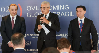 Արմեն Գրիգորյանը Հիքմեթ Հաջիևի հետ Դոհայում պանելային քննարկման կմասնակցի