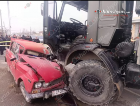 Արարատում բախվել են ՊՆ հաշվեկշռում հաշվառված «Կամազ»-ն ու «ՎԱԶ 2106»-ը․ կա 1 զnh
