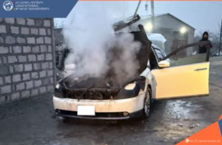 Ջրառատ գյուղի հիվանդանոցի մոտակայքում ավտոմեքենա է այրվել