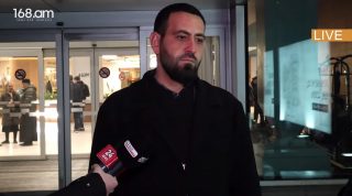 Մենք մեր Հայրապետի կողքին ենք, մեր Մայր Աթոռի պահապաններն են. հոգևորական