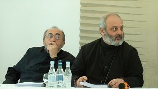Սրբազանը փոխանցեց` Սուրբ Ծնունդին նվիրված բանաստեղծությունը գրել է Ամանորի գիշերը, այնուհետև ողջ գիշեր Արշակ Սրբազանի հետ աղոթել է մեր հայրենիքի և ժողովրդի բարօրության համար. Գառնիկ Դանիելյան