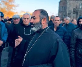 Դեմ եմ Եկեղեցին ու մեր հավատացյալ ժողովրդին պառակտելու այս կործանարար գործընթացին. Տեր Վրթանես