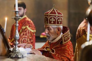 Տեր Պետրոս ավագ քահանա Մալյանն ազատվել է Արարատյան Հայրապետական թեմի երիտասարդաց միությունների համակարգողի պարտականություններից