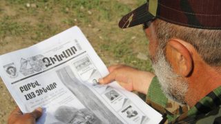 Էս ի՞նչ արեցինք մենք տղերք, էս ի՞նչ արեցինք… Գժվեք տղերք, գժվե՛ք: Գժվեք ու ելեք ոտքի. Աշոտ Մինասյան