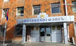 Էջմիածնում վնաuել են «Արարատ Այվազյանի» անվան գրադարանի ցուցանակը, ջրաչափը, մուտքի փայտյա դուռը