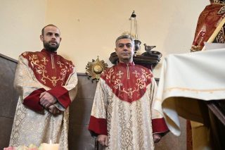 «Եռաբլուր»  զինվորական պանթեոնի Սրբոց Վարդանանց Նահատակաց եկեղեցում մատուցվեց Սուրբ և Անմահ  Պատարագ. Խաչքավորը Արթուր Վանեցյանն էր