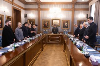 Գերագույն հոգևոր խորհուրդը հորդորեց հոգևորականներին չտրվել հակաօրինական պարտադրանքներին և, հավատարիմ մնալով իրենց կոչմանը, առաջնորդվել բացառապես Հայոց Եկեղեցու կանոնական կարգով. Մայր Աթոռ