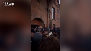 Բոլորի աչքի առջև, իշխանության հովանու ներքո, տեղի է ունեցել հանցագործություն, քանի որ խոչընդոտվել է Հայ Առաքելական Սուրբ Եկեղեցու գործունեությունը և ծեսի կատարումը. Արա Զոհրաբյան