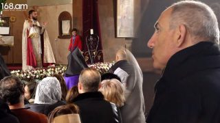 Եթե գալիս, նոր մարդ չենք դառնում, կեղծ է ամեն այցելություն. քահանան՝ Փաշինյանին ու մյուս ներկաներին